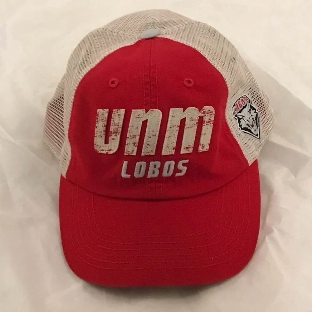 Captivating Headwear University of New Mexico Lobos SnapBack Trucker Hat